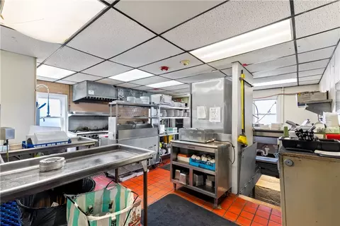 659 Killingly St, Johnston, RI 02919 photo 18