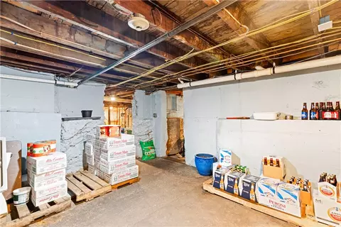 659 Killingly St, Johnston, RI 02919 photo 27