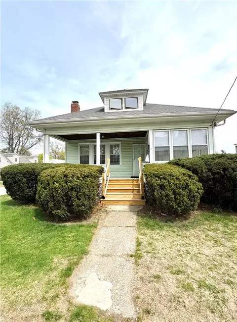 2 Linden Ave, Cranston, RI 02910