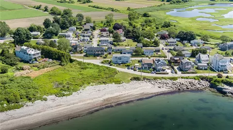 292 High Hill Rd, Tiverton, RI 02878