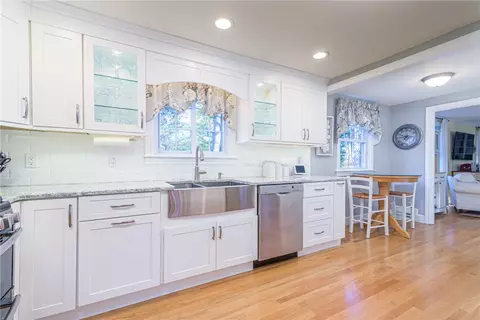 251 Crestwood Rd, Warwick, RI 02886 photo 13