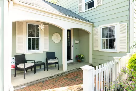 251 Crestwood Rd, Warwick, RI 02886 photo 3