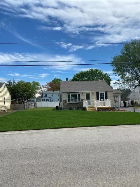 Exterior - 170 Bartlett Dr, Warwick, RI 02886 photo 2 of 3