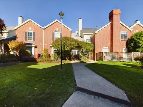 626 Smithfield Rd #909, North Providence, RI 02904