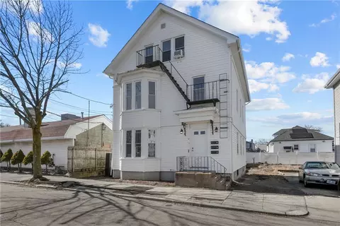 12 Tiffany St, Providence, RI 02908