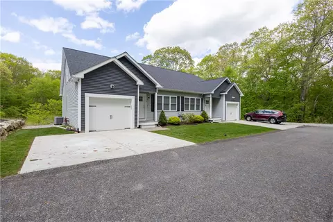 3 Lily Ln, West Warwick, RI 02893