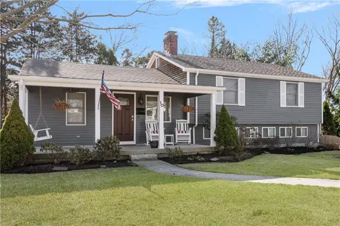10 Virginia Rd, Barrington, RI 02806