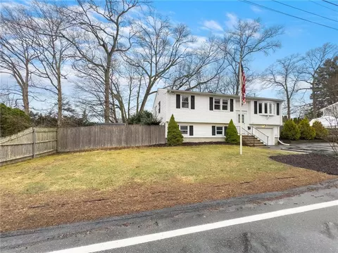 236 Read Ave, Coventry, RI 02816 photo 3