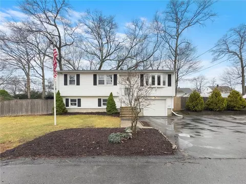 236 Read Ave, Coventry, RI 02816 photo 2
