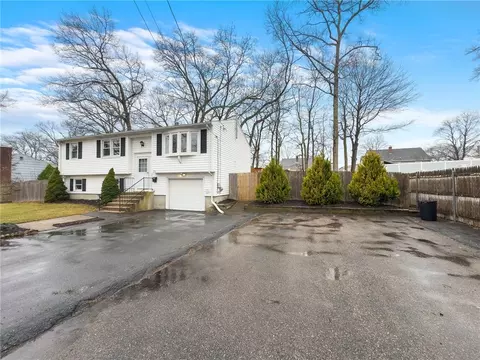 236 Read Ave, Coventry, RI 02816 photo 4