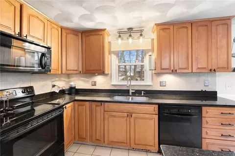 236 Read Ave, Coventry, RI 02816 photo 13