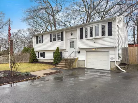 236 Read Ave, Coventry, RI 02816