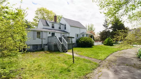 5 Beechcrest St, Warwick, RI 02888 photo 4