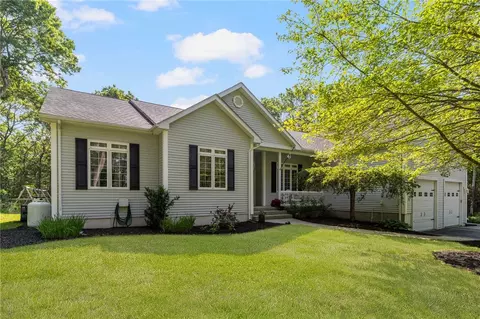 46 Peck Hill Rd, Scituate, RI 02857