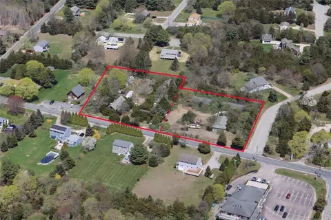 2195 Matunuck Schoolhouse Rd, Charlestown, RI 02813
