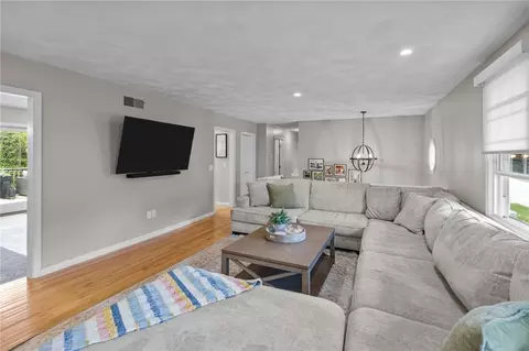 54 Paddock Dr, Warwick, RI 02886 photo 10