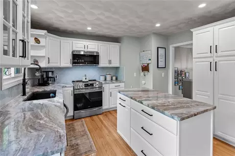 54 Paddock Dr, Warwick, RI 02886 photo 13