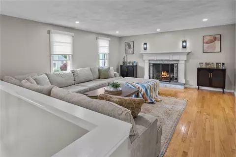54 Paddock Dr, Warwick, RI 02886 photo 8