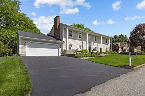54 Paddock Dr, Warwick, RI 02886 photo 2