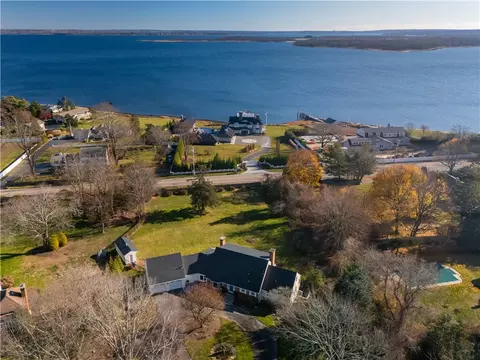 76 Westford Ave, Warwick, RI 02889