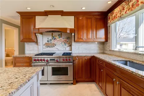 76 Westford Ave, Warwick, RI 02889 photo 11