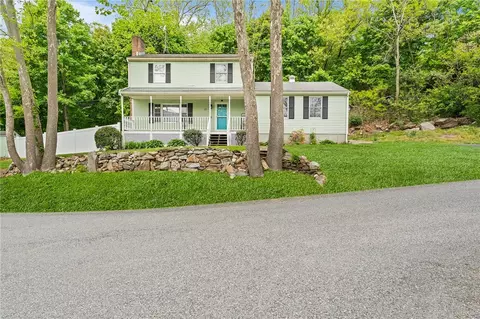 17 Boyle Ave, Cumberland, RI 02864