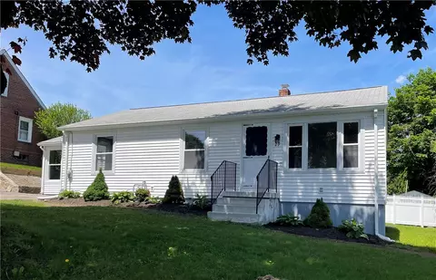 29 Tacoma St, Cranston, RI 02920