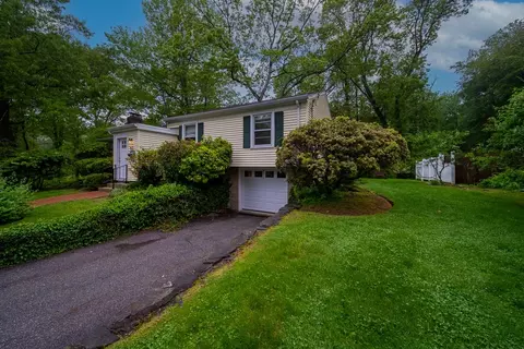 83 Darling St, Warwick, RI 02886 photo 2