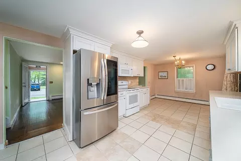 83 Darling St, Warwick, RI 02886 photo 10