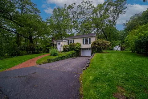 83 Darling St, Warwick, RI 02886 photo 4