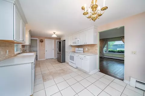 83 Darling St, Warwick, RI 02886 photo 8