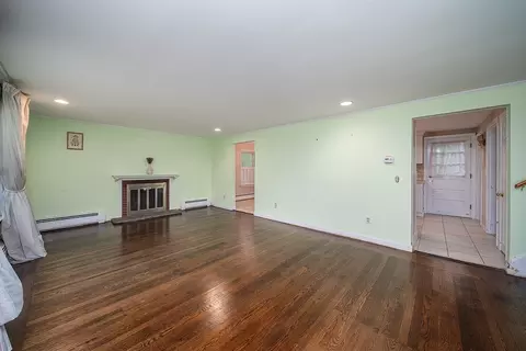83 Darling St, Warwick, RI 02886 photo 6