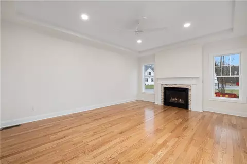 Living - 64 Cardinal Rd, Cranston, RI 02921 photo 3 of 6