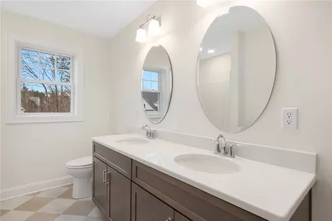 Bath - 64 Cardinal Rd, Cranston, RI 02921 photo 2 of 4