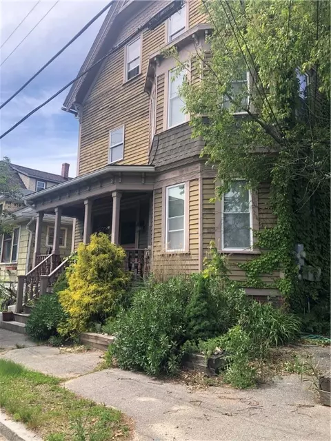 149 Peace St, Providence, RI 02907