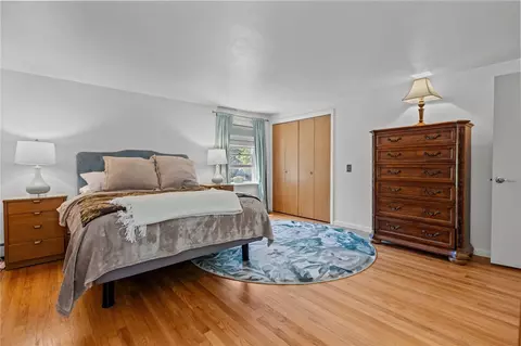 Bedroom - 7 Sandra Dr, Bristol, RI 02809 photo 6 of 8