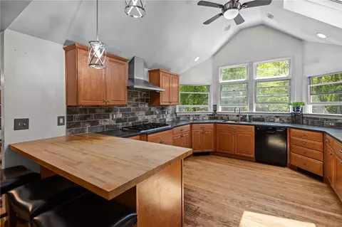 Kitchen - 7 Sandra Dr, Bristol, RI 02809 photo 1 of 2