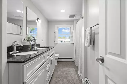 Bath - 7 Sandra Dr, Bristol, RI 02809 photo 1 of 2