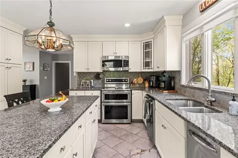 304 Post Rd, Westerly, RI 02891 photo 13