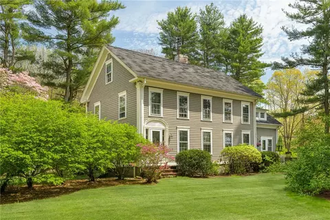 4 Torrey Rd, Cumberland, RI 02864