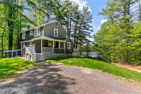 31 Brookside Dr, North Smithfield, RI 02896