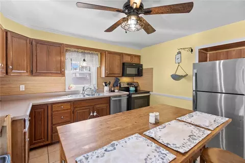 131 Andrews St, Woonsocket, RI 02895 photo 6