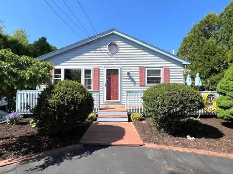 13 Parker Ave, Warren, RI 02885