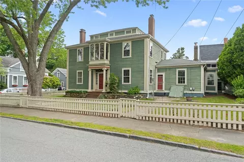 33 Liberty St, Warren, RI 02885