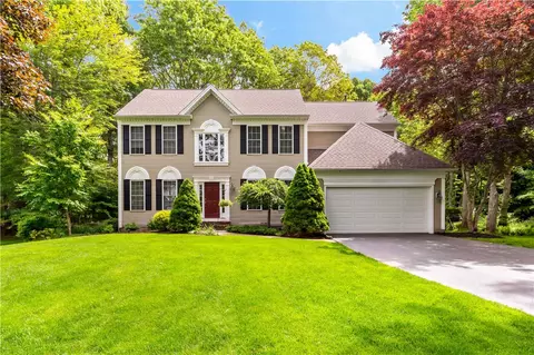 110 Fieldstone Ln, North Kingstown, RI 02874