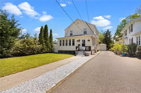 164 Wentworth Ave, Cranston, RI 02905