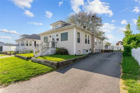 95 Vincent Ave, North Providence, RI 02904