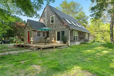 795 S Main St, Pascoag, RI 02859