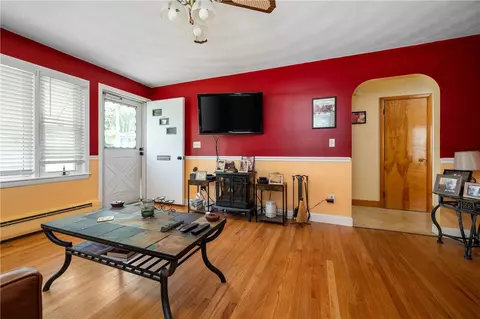 Living - 26 Cranston St, Woonsocket, RI 02895 photo 1 of 3
