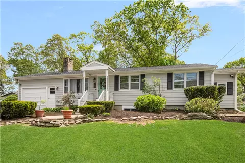 37 Charles St, Barrington, RI 02806